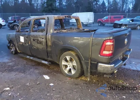 2019 Ram 1500 Laramie 4X4 5'7 Box z USA, uszkodzony, nr VIN 1C6SRFJT4KN786781